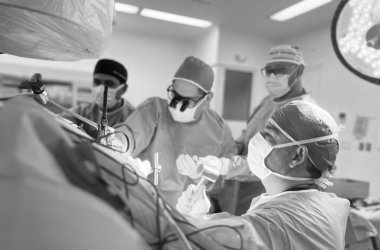 Cirugía de prótesis de disco lumbar y cervical